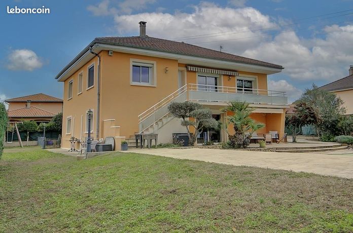 Villa centre Vourles