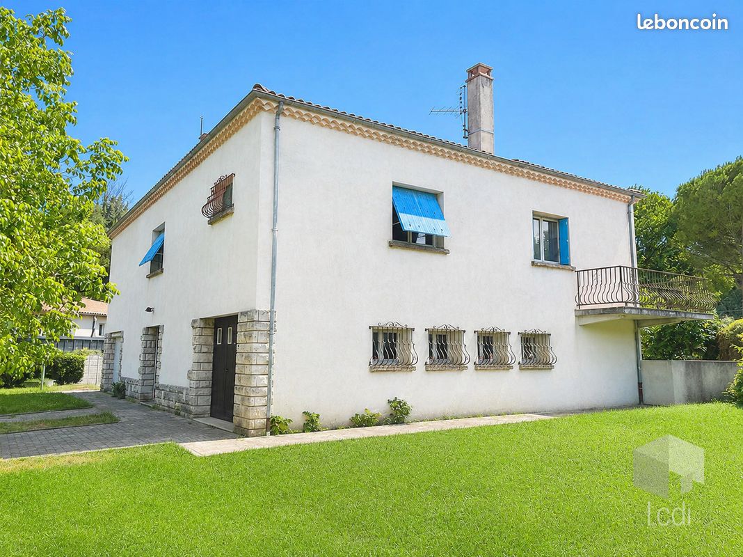 Maison 8 pièces 278 m² · à Le Teil · 278 m² · 295 000 €