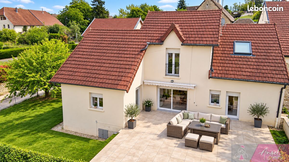 Maison 5 pièces 135 m² · à Ferrières-les-Bois · 135 m² · 255 000 €