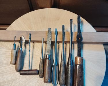 2 ANCIENS OUTIL a main perceuse chignole et plane menuisier art