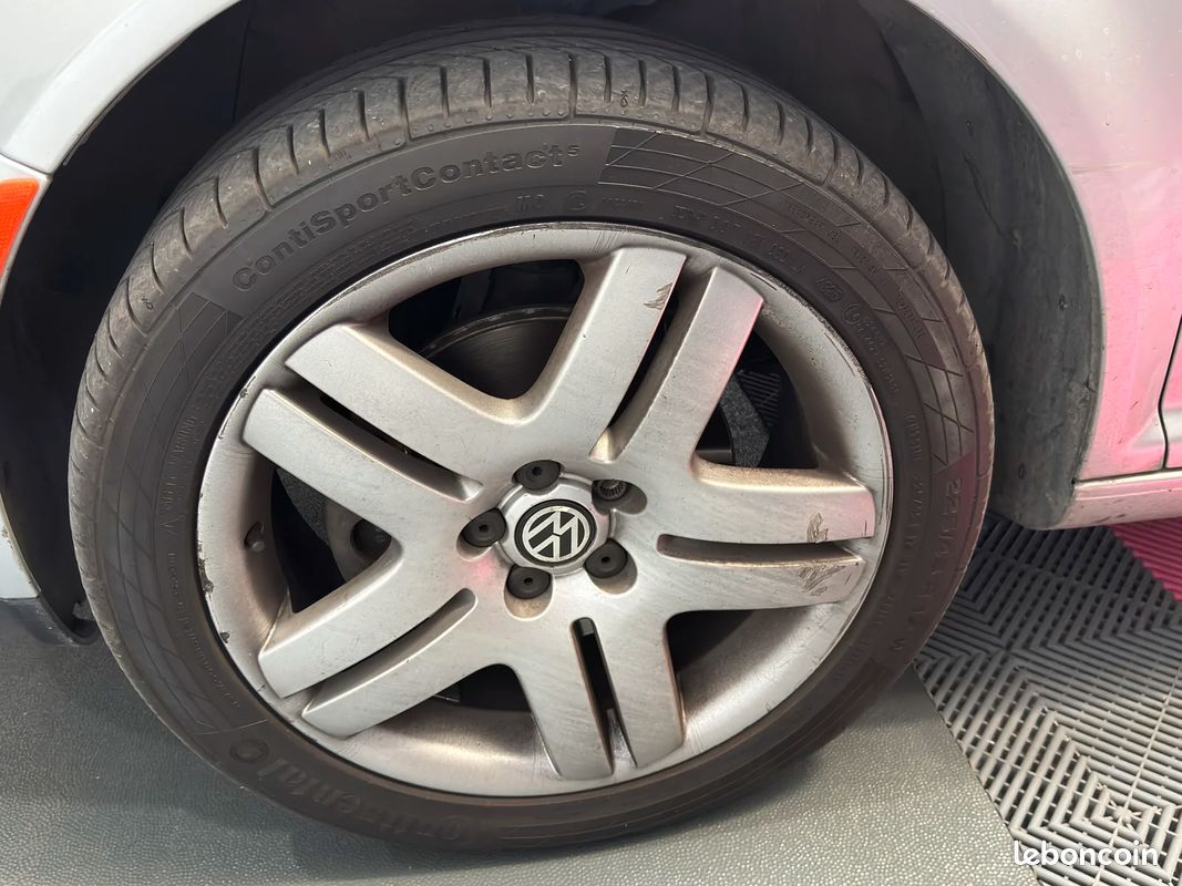 Volkswagen Bora 1.9 TDI Trendline BVM6 / Carplay / Suivi OK (image 22)