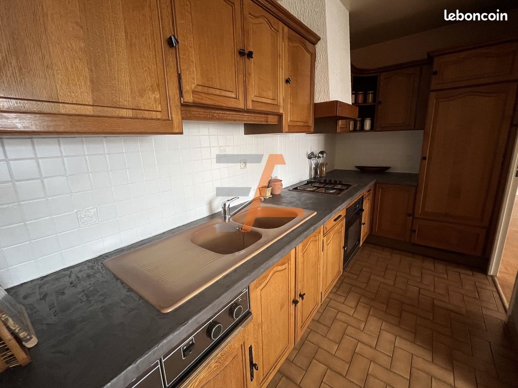 Appartement 4 pièces 93 m² · à Saint-Étienne · 93 m² · 125 000 €