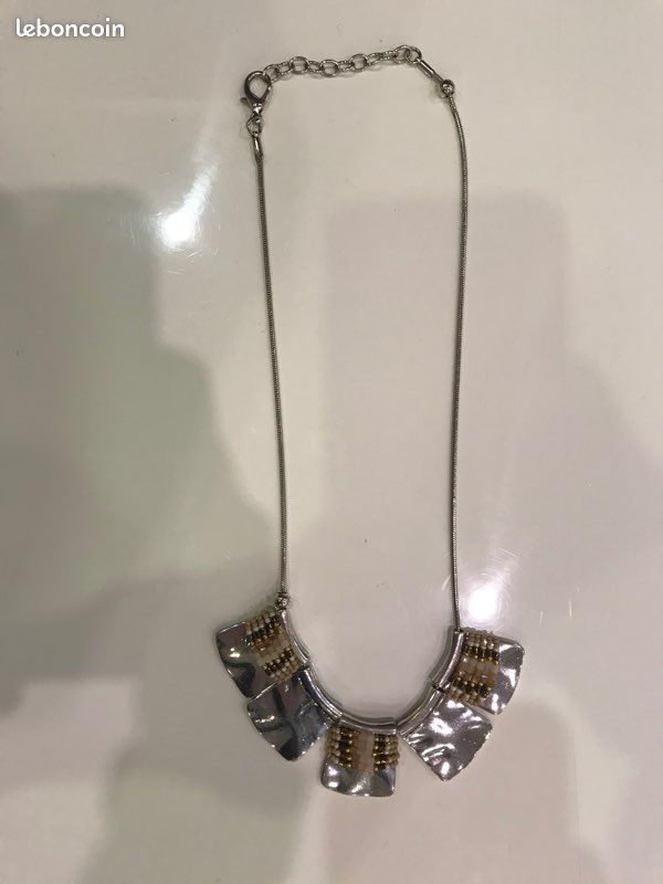 Collier en métal argenté réglable (image 1)
