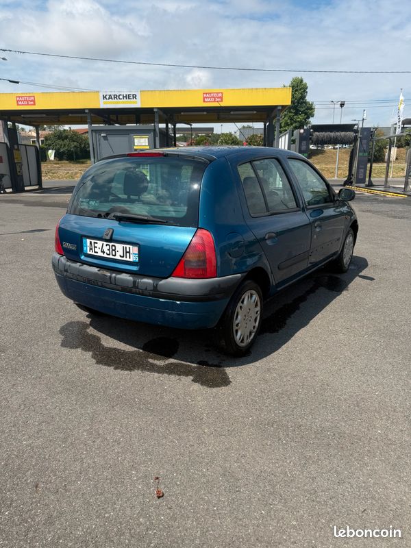 Renault Clio 2 1.2i (image 1)