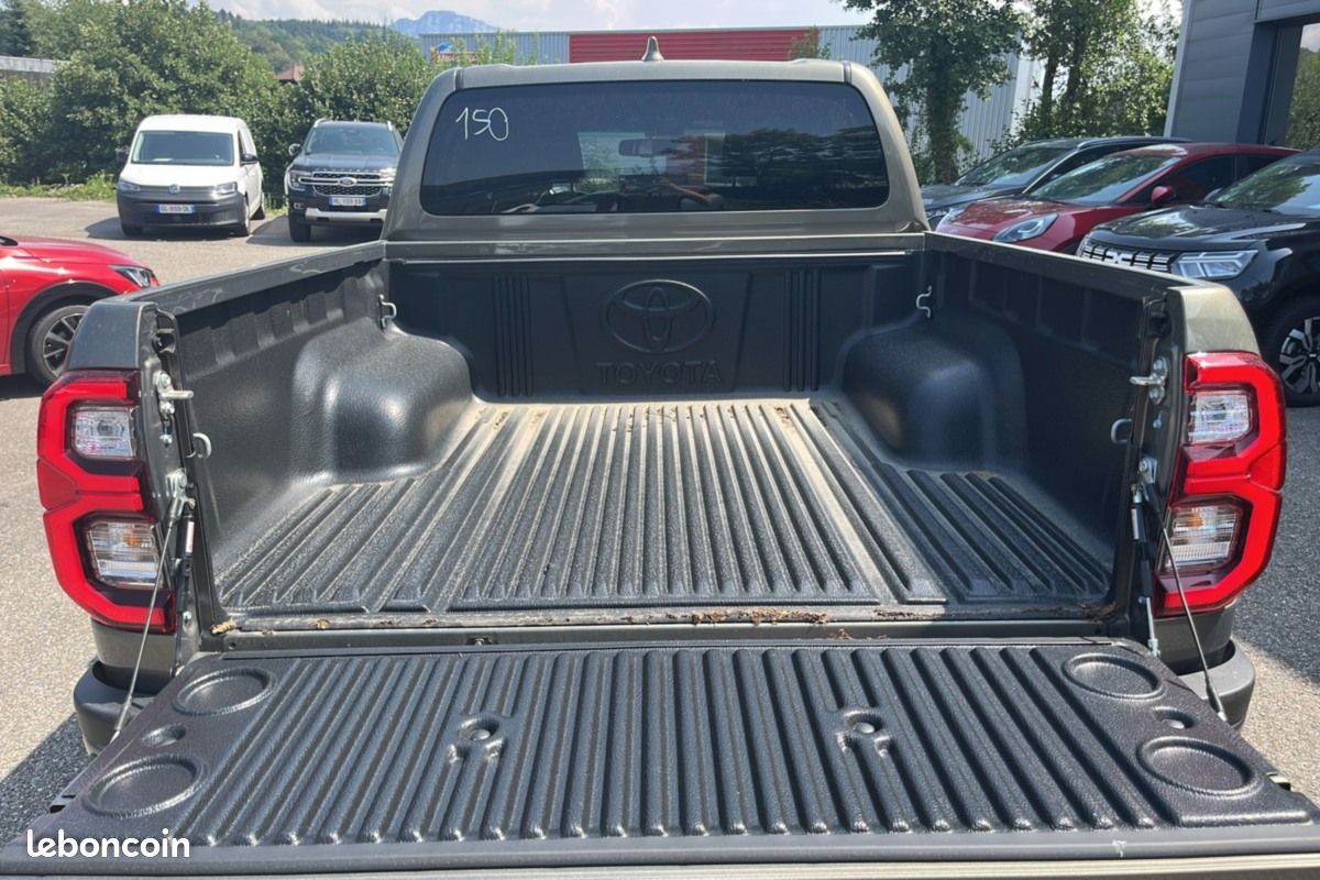 Toyota Hilux 2.8 204 BVA INVINCIBLE 4PL (image 18)