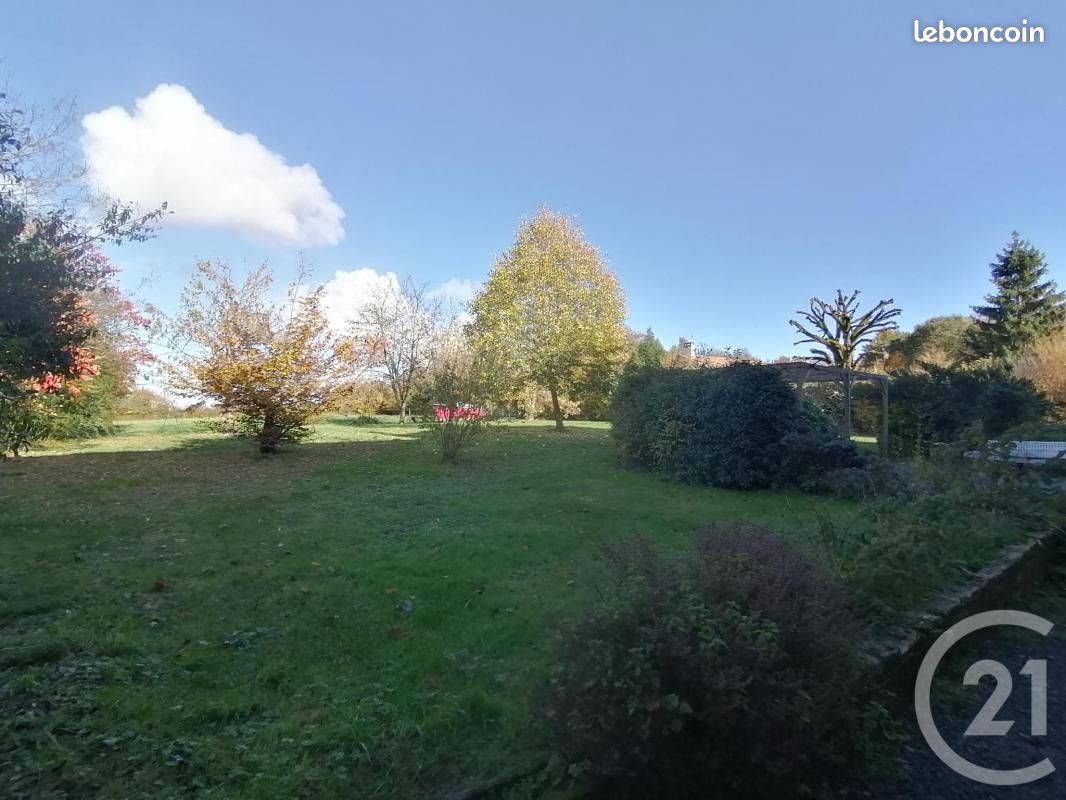 Maison 12 pièces 343 m² - Valdelaume 79110 Pioussay (image 3)