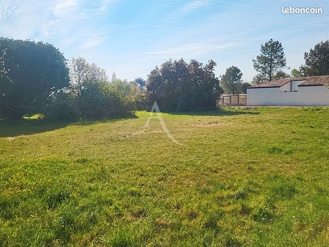 Terrain 772 m² · à Notre-Dame-de-Monts · 772 m² · 168 000 €