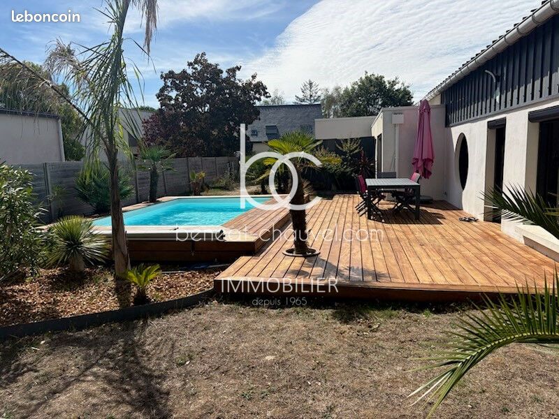 Maison 10 pièces 400 m² · à Sarzeau · 400 m² · 975 000 €