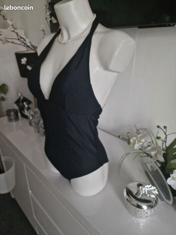 Un maillot de bain noir 1 pièce taille 40 marque Wamea Beach (image 12)