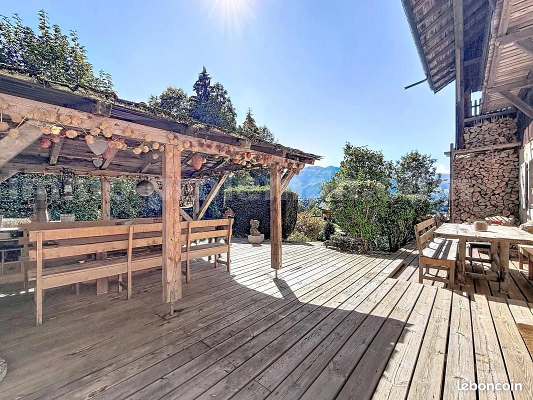 Appartement 7 pièces 154 m² · à Arâches-la-Frasse · 154 m² · 880 000 €