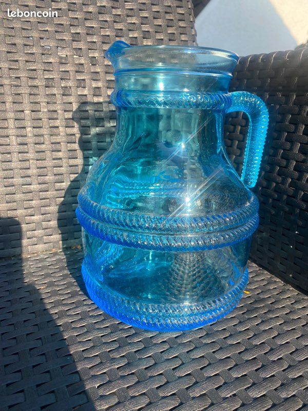 Carafe bleue (image 1)
