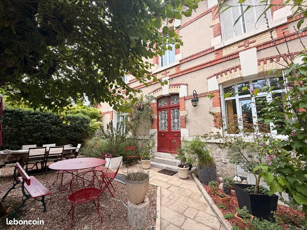 Maison 7 pièces 183 m² · à Blois · 183 m² · 544 800 €