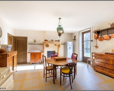 Maison 1 872 000 € - 334 m²