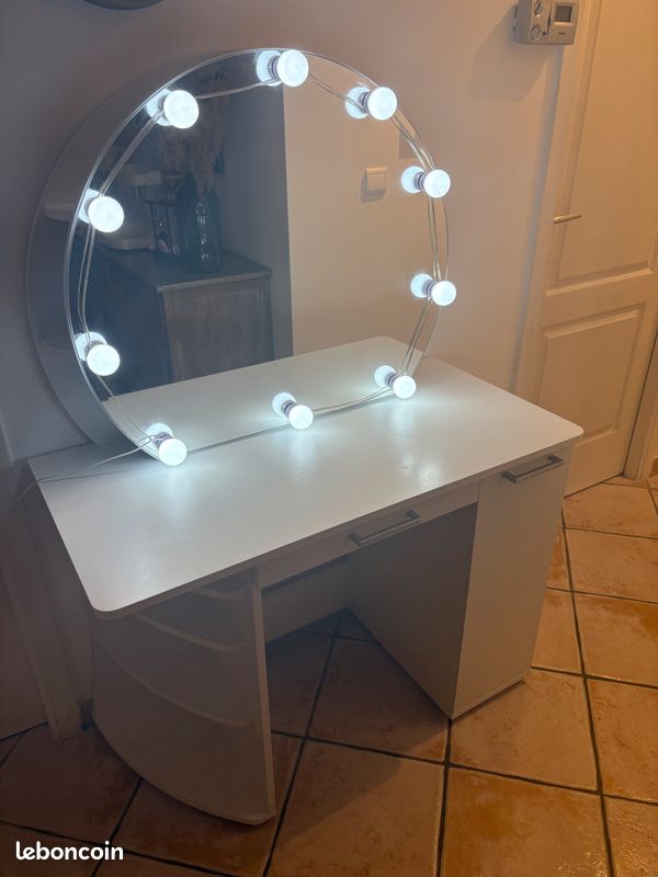 Coiffeuse blanche avec miroir lumineux - Très bon état (image 3)