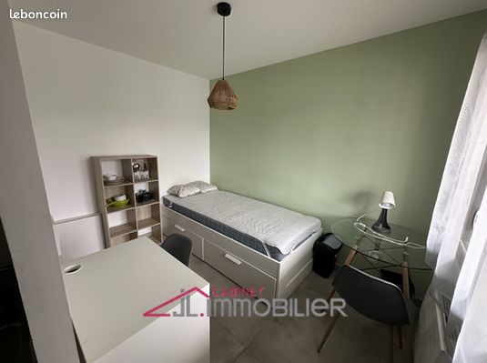 Studio 1 pièce 13 m²