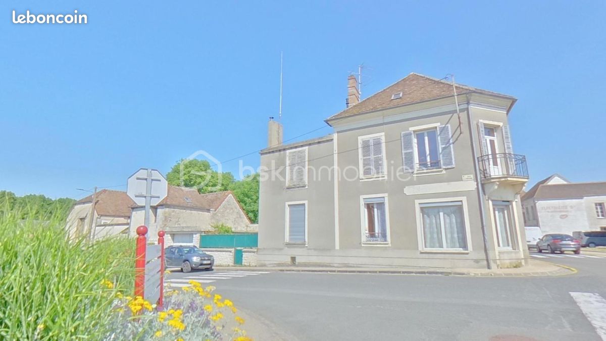 Maison 10 pièces 269 m² · à Bray-sur-Seine · 269 m² · 282 000 €