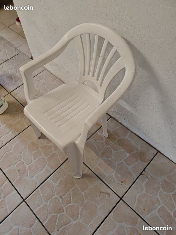 Chaise de jardin pour enfant blanche (image 2)