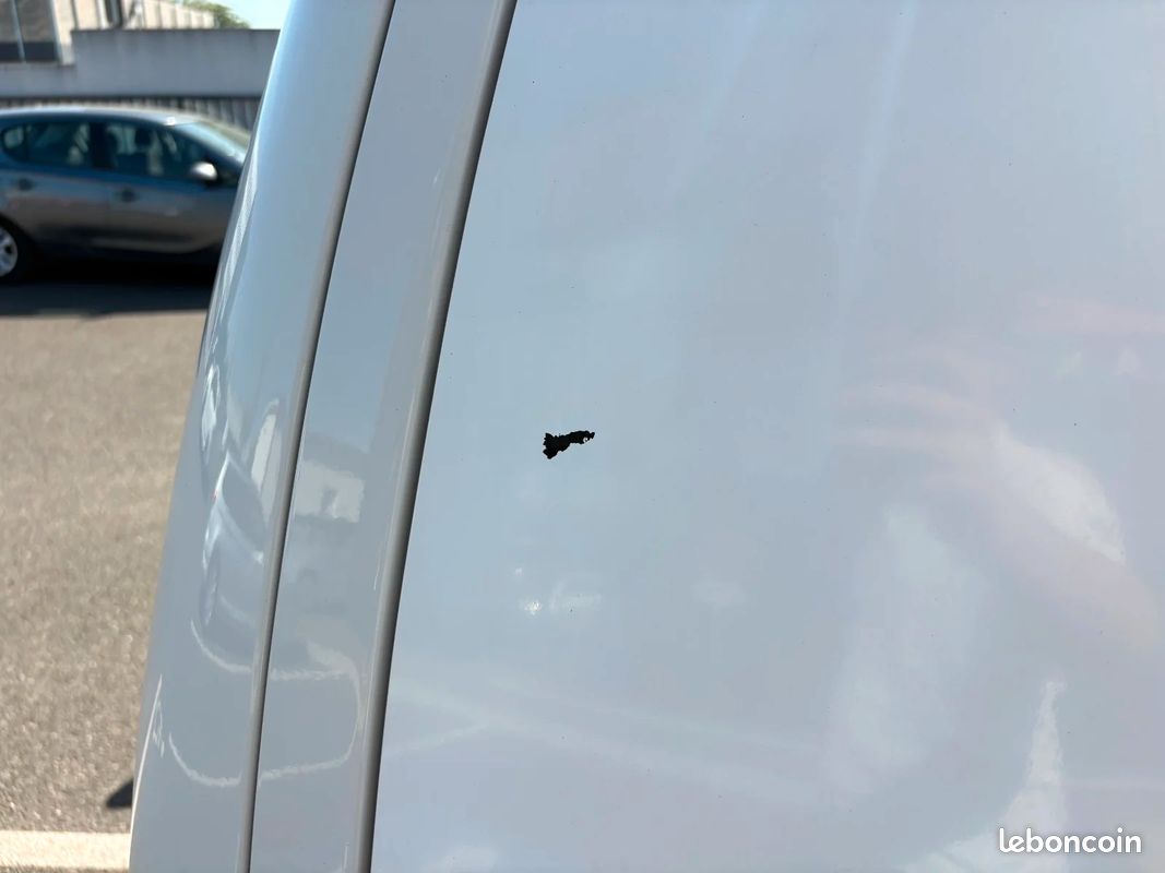 VOLKSWAGEN CADDY 2.0 TDI 102 Confortline *SUPPRESSION AD BLUE (image 28)