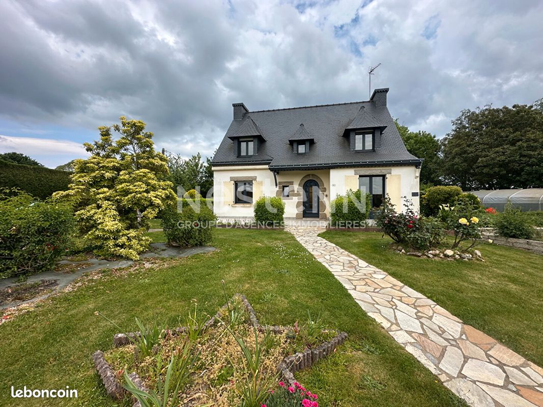 Maison 5 pièces 116 m² · à Radenac · 116 m² · 880 €