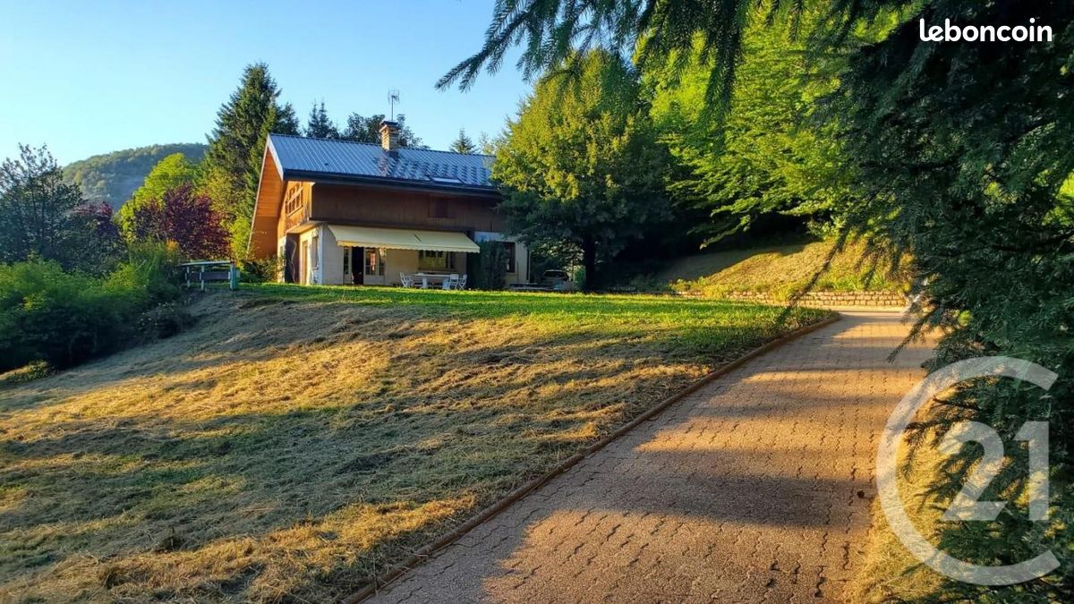 Maison 6 pièces 266 m² · à Hauts de Bienne · 266 m² · 470 000 €