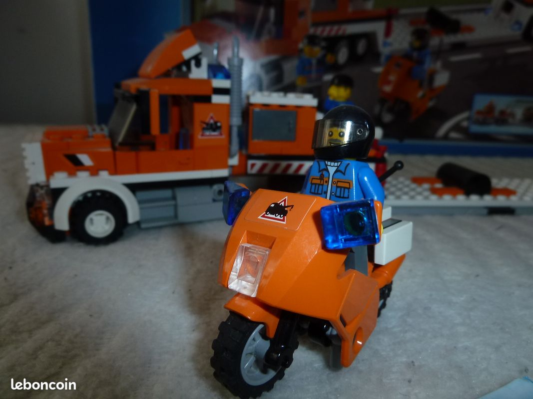 LEGO CITY Set 7686 TBE avec boite et mode d'emploe (image 3)