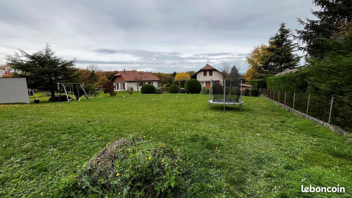 Terrain 550 m² Juvigny · 240 000 €