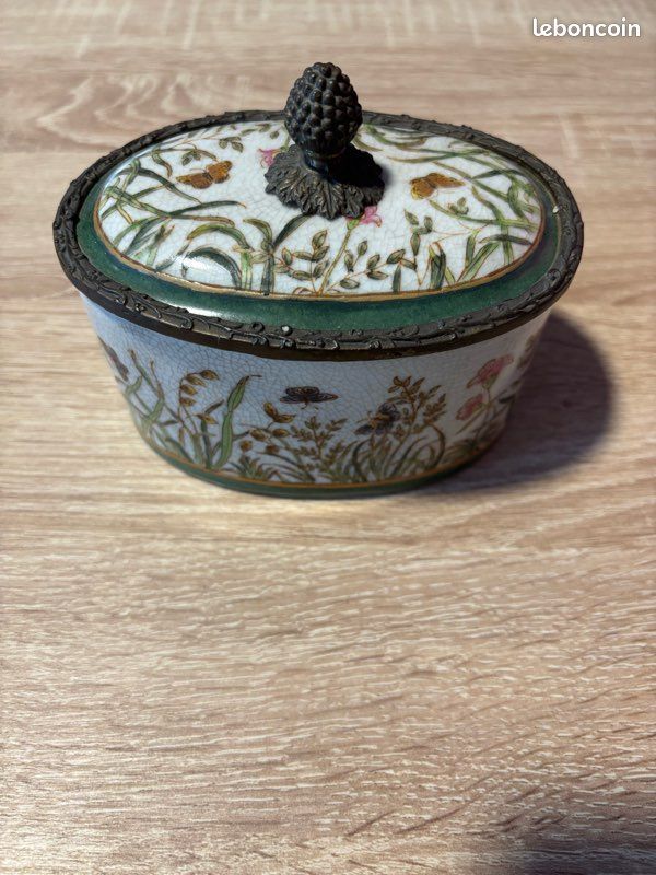 Boîte Wong Lee 1895 (image 1)