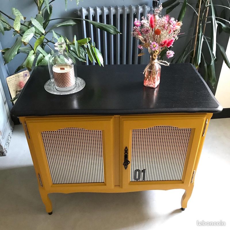 Petit meuble jaune rétro (image 1)