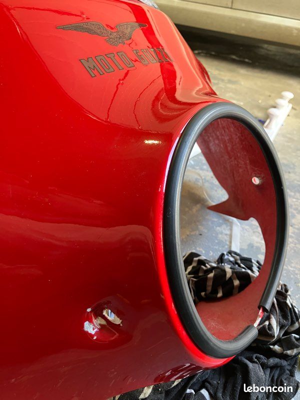 Bulle carénage avant tête de fourche - Guzzi V7 1970 (image 2)