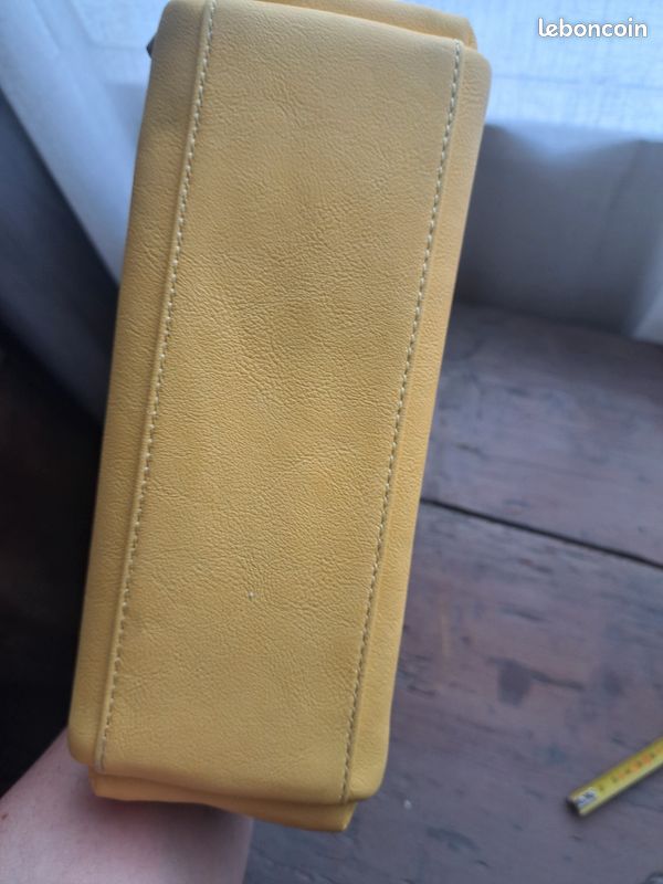 Sac pochette Guess (image 16)