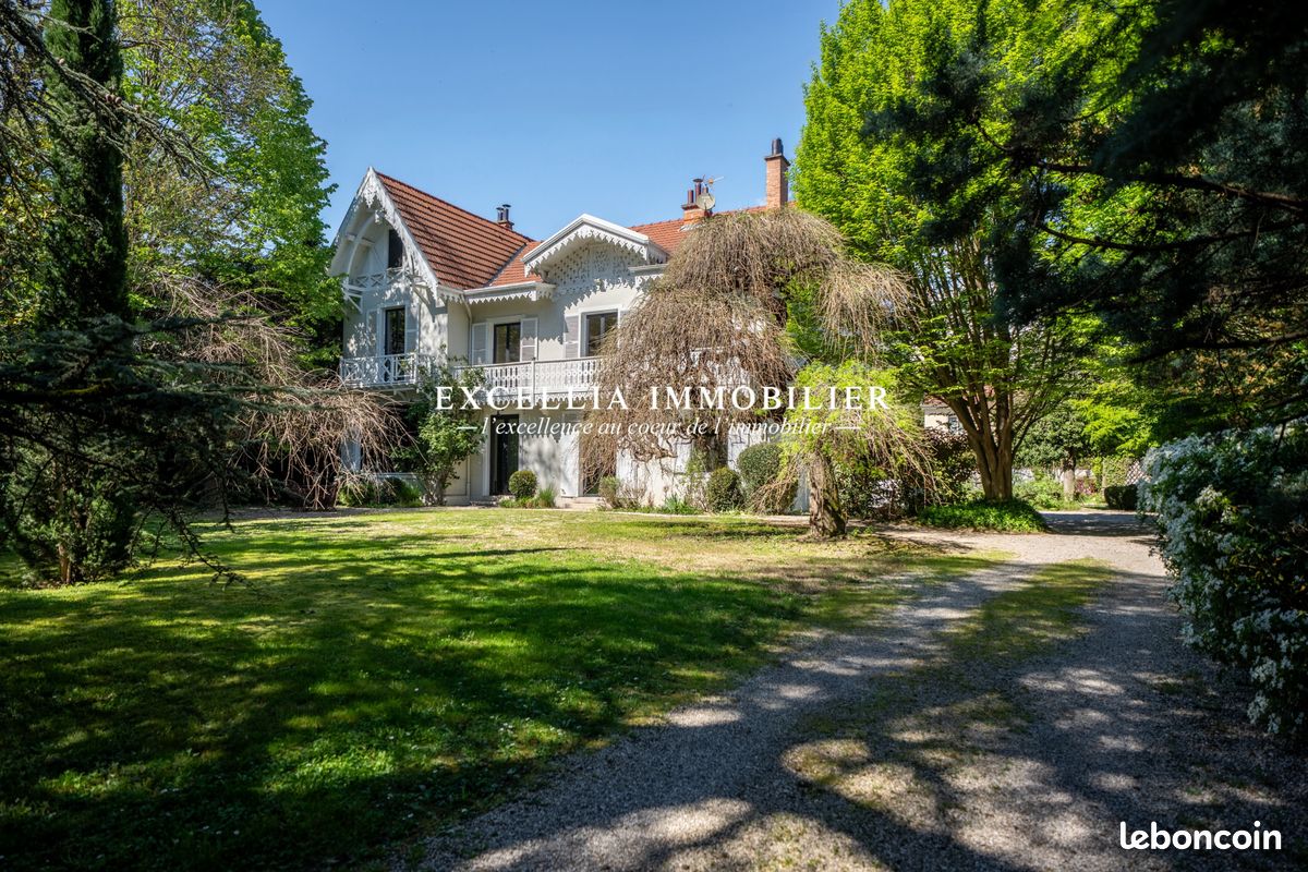 Maison 10 pièces 320 m² · à Grenoble · 320 m² · 1 290 000 €