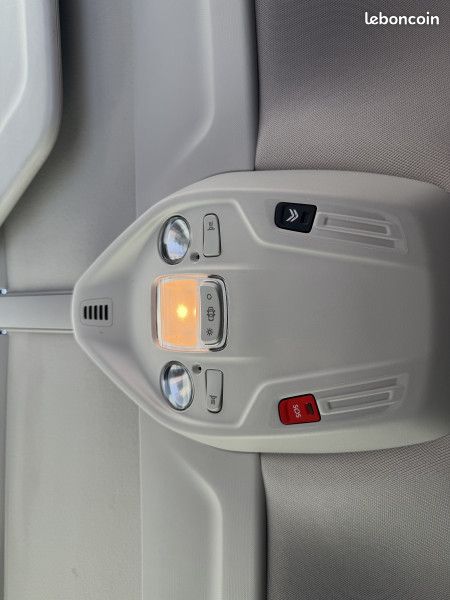 Citroen C4 PICASSO BLUEHDI 120CH FEEL S&S EAT6 (image 30)