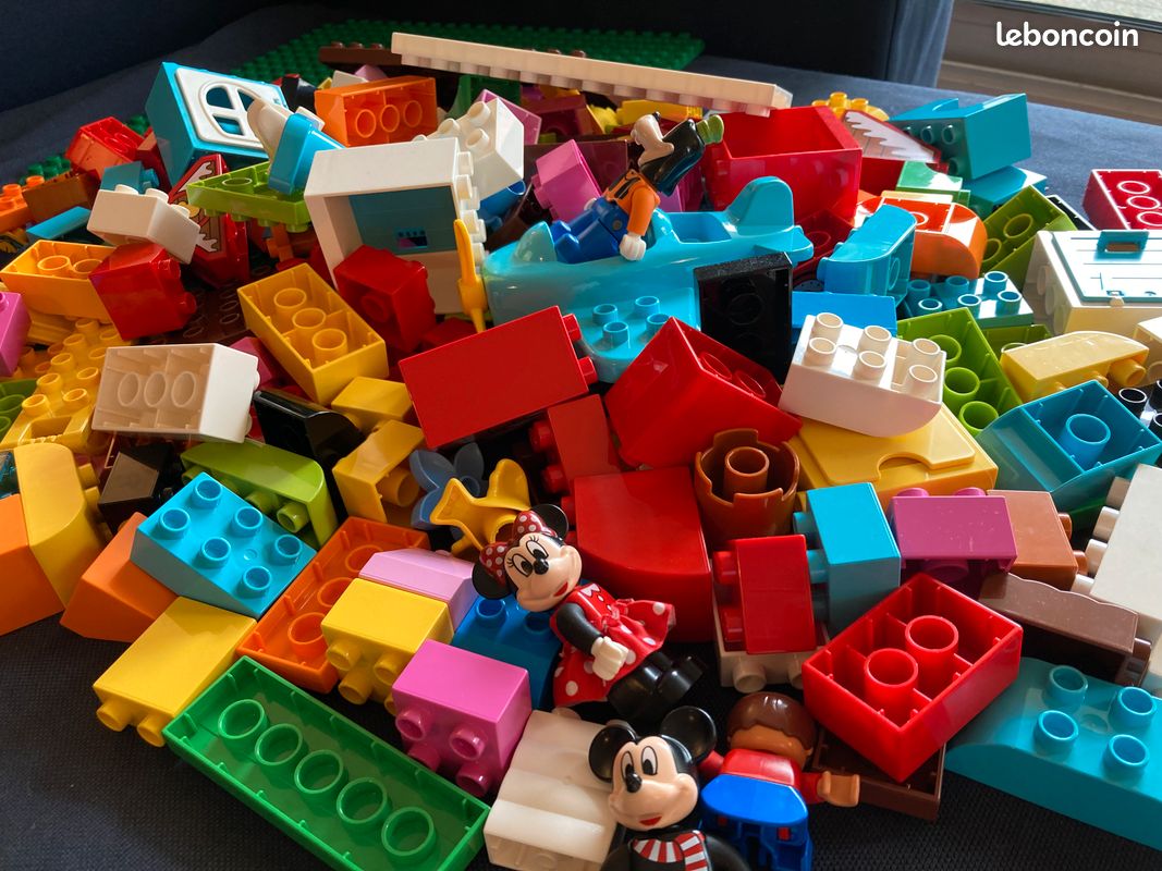 Grand lot LEGO DUPLO (image 1)