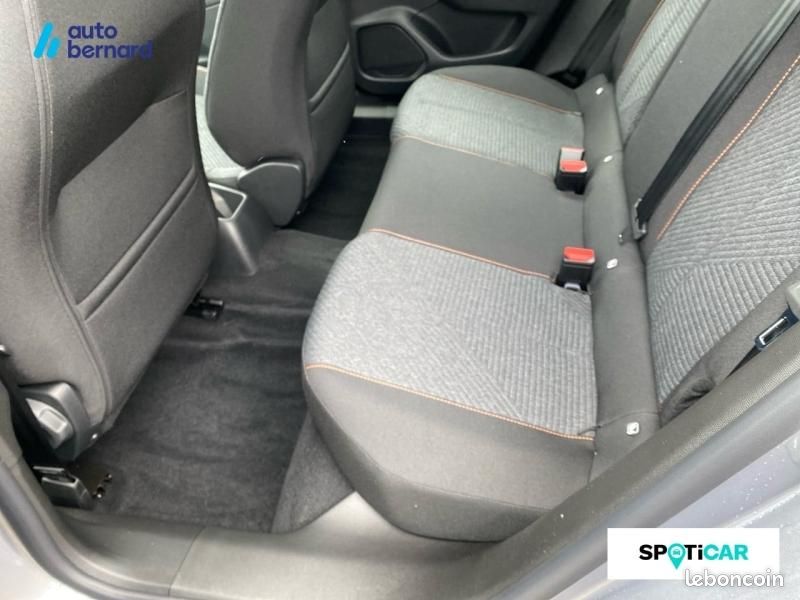 Peugeot 2008 1.2 Hybrid 145ch Style e-DCS6 (image 10)