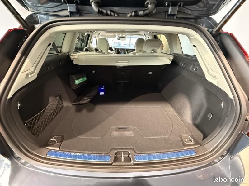 Volvo V60 B4 197ch Plus Style Dark DCT 7 (image 7)