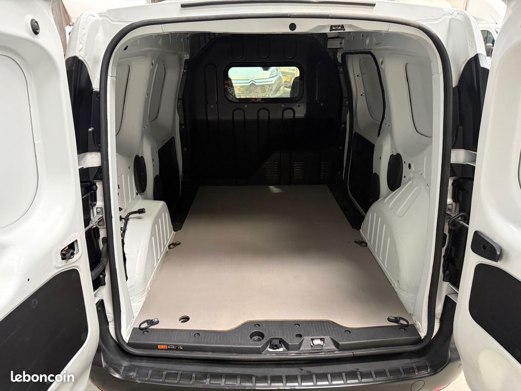Express van 1.5 dci confort 55.881 km 10.825 ht (12.990 ttc) (image 4)