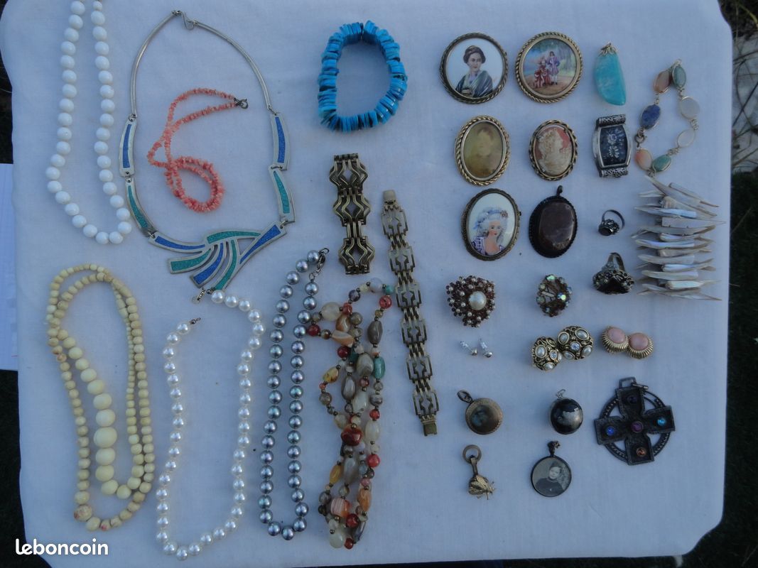 Lot De Bijoux Anciens Fantaisie - Collection Variée - Occasion, Pièces Vintage - Origine France