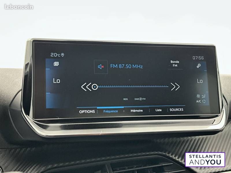 Peugeot 208 PureTech 100 S&S EAT8 Allure Pack (image 22)