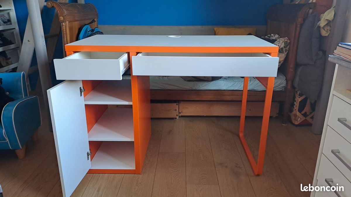 Bureau enfant avec rangements intégrés (image 2)