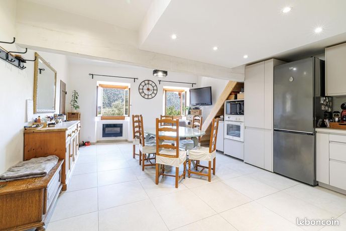 Maison 8 pièces 292 m² — 6