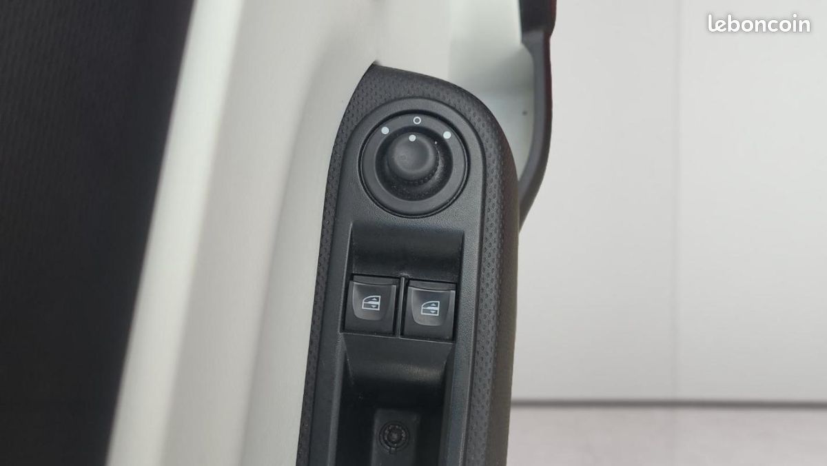 Renault Twingo III SCe 65 Equilibre (image 14)