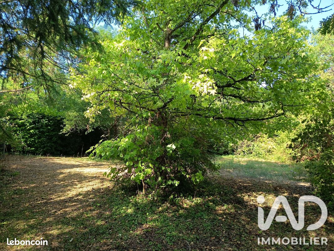 Terrain 1420 m² · à Doué-en-Anjou · 1 420 m² · 88 000 €