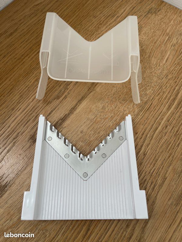 Tupperware MandoChef Complet - Hachoir Avec 2 Lames Et Livre, Occasion, Petit Défaut