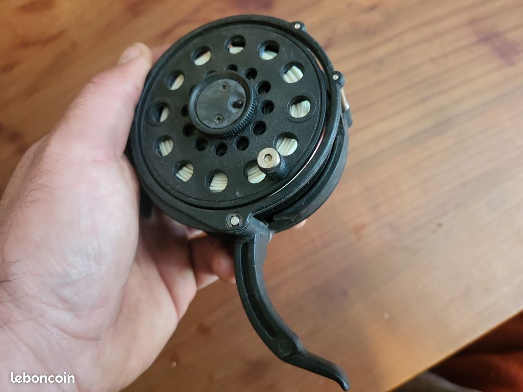 Ancien coude sud Oren-O-Matic n° Moulinet 1130 modèle D FLY en boite à