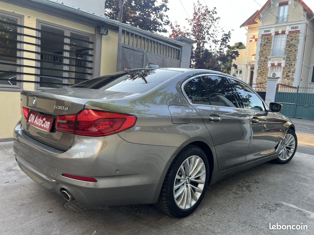 BMW SERIE 5 530d xDrive - BVA Sport Steptronic BERLINE G30 F90 Luxury PHASE 1 (image 4)