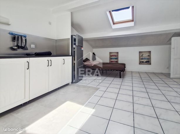 Studio 1 pièce 24 m² — 1