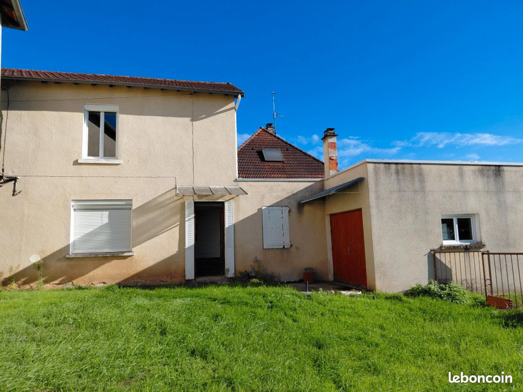 Maison 4 pièces 82 m² · à Pouilly-sous-Charlieu · 82 m² · 79 000 €