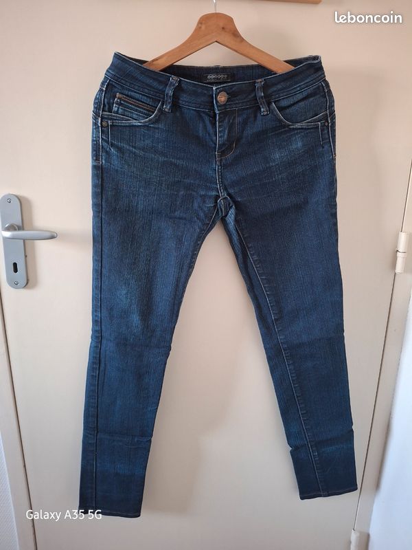 Lot 2 jeans bonobo t. 36 taille basse (image 1)