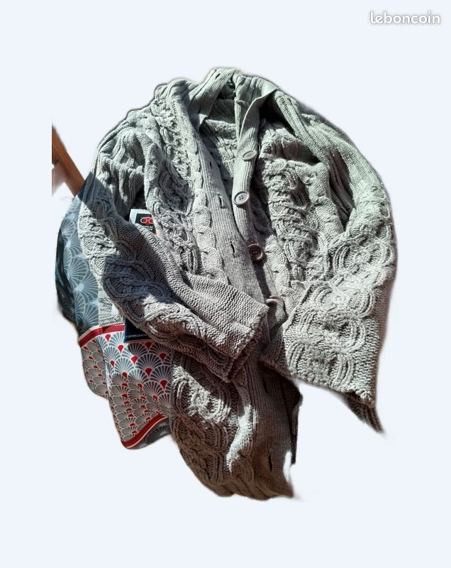 Jolie veste tricot grise taille 3 - t44 (image 1)