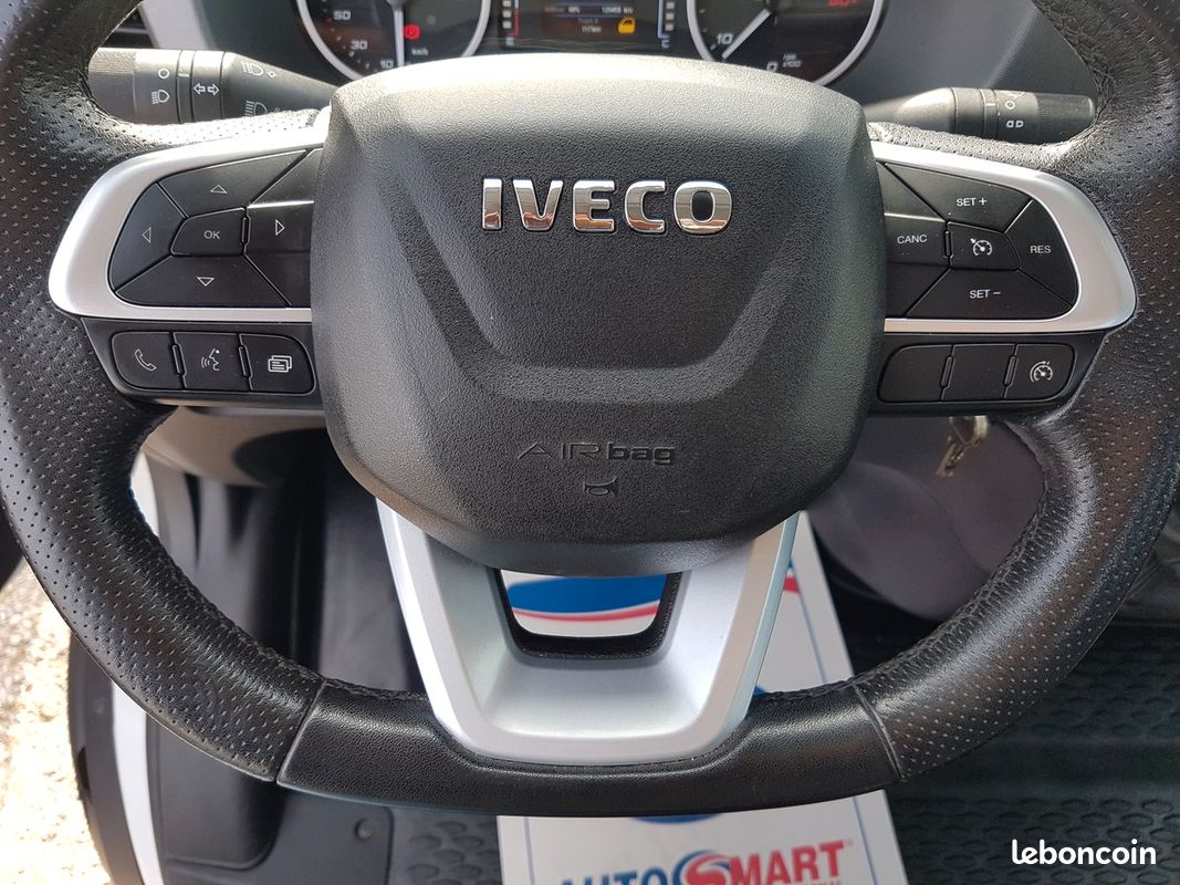 Iveco Daily V (2) 35C18 3.0 HPI 180 3T5 BVM6 Dépanneuse Porte Voiture Plateau Coulissant 131.002 Km (image 25)